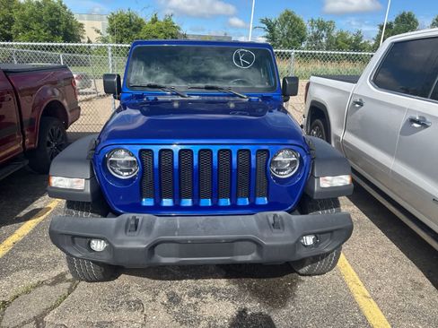 Used 2020 Jeep Wrangler Sport AWD/4WD image 4