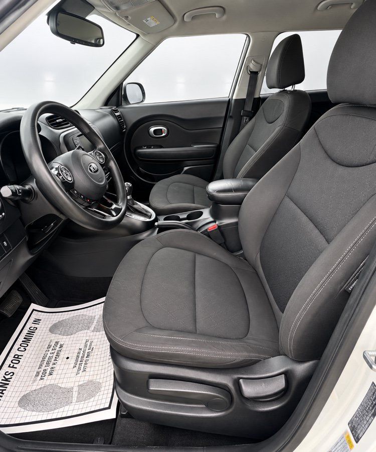 Used 2017 Kia Soul FWD image 12