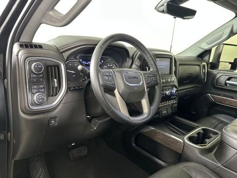 Used 2023 GMC Sierra 2500 Denali w/ Denali Black Diamond Edition image 13