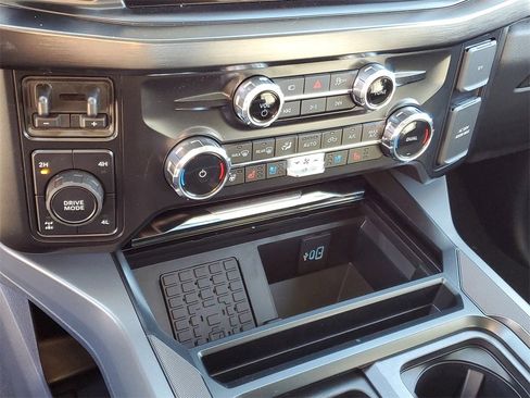 New 2026 Ford F250 Lariat w/ Black Appearance Package image 22