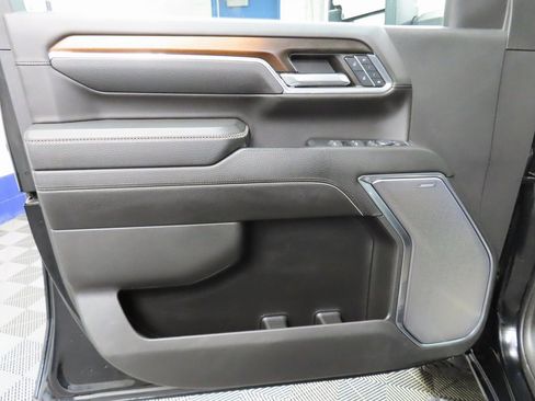 Used 2024 GMC Sierra 3500 Denali w/ Denali Reserve Package image 79