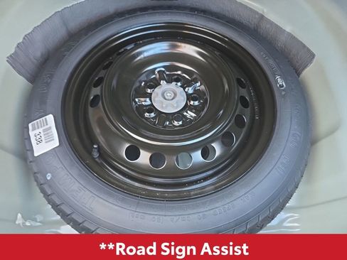 Used 2025 Toyota Camry SE image 16