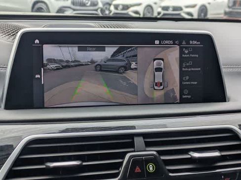 Used 2022 BMW 750i xDrive w/ Executive Package image 30