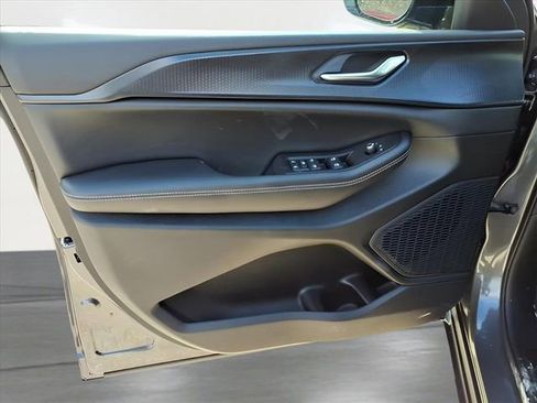New 2025 Jeep Grand Cherokee Altitude AWD/4WD image 14
