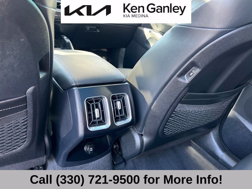 Certified 2024 Kia Sorento S w/ Panoramic Sunroof Package AWD/4WD image 43