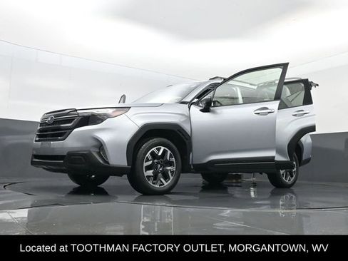 Used 2025 Subaru Forester Premium AWD/4WD image 33