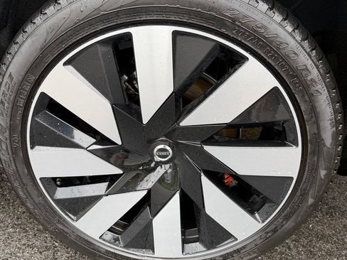 Certified 2024 Volvo XC90 T8 Plus w/ Protection Package Premier AWD/4WD image 6