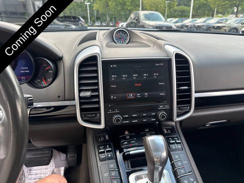Used 2017 Porsche Cayenne Platinum Edition AWD/4WD image 17
