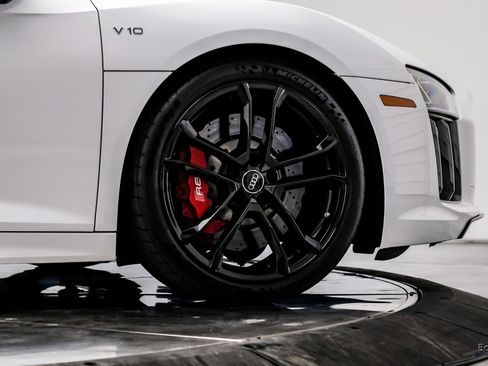 Used 2018 Audi R8 V10 image 96