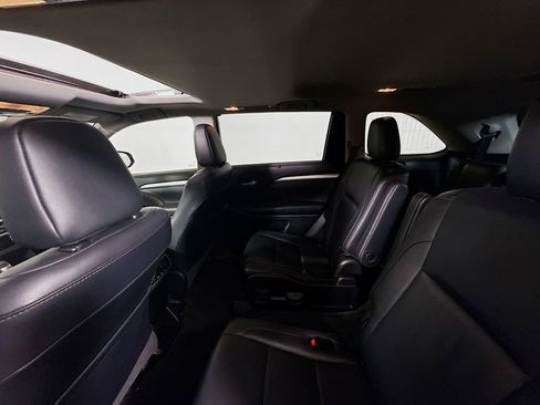 Certified 2018 Toyota Highlander XLE AWD/4WD image 25