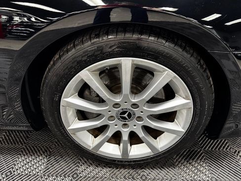 Used 2019 Mercedes-Benz SLC 300 w/ Premium Package image 28