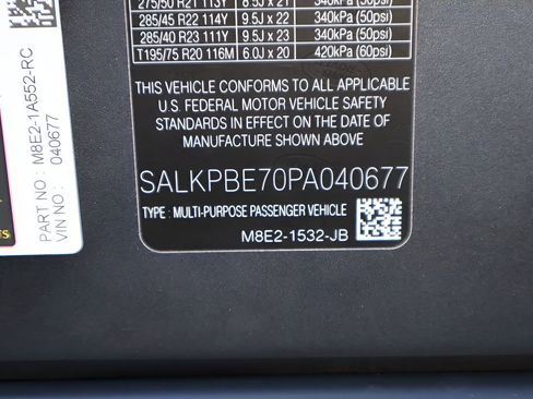 Used 2023 Land Rover Range Rover Long Wheelbase SE image 27