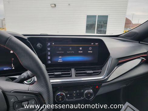 Used 2025 Chevrolet Trax RS image 22