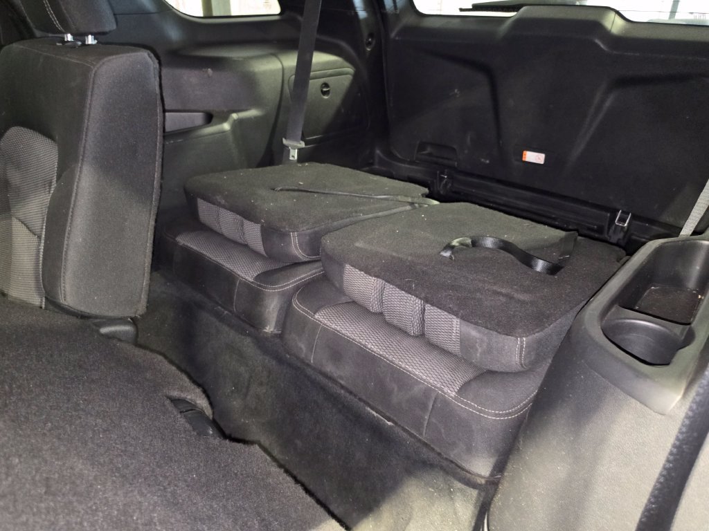 Used 2017 Ford Explorer XLT FWD image 8