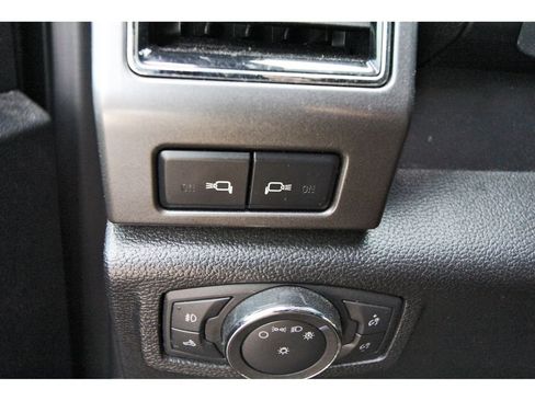 Used 2018 Ford F150 XLT w/ Equipment Group 302A Luxury AWD/4WD image 11