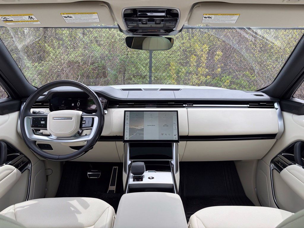 New 2025 Land Rover Range Rover SE AWD/4WD image 18