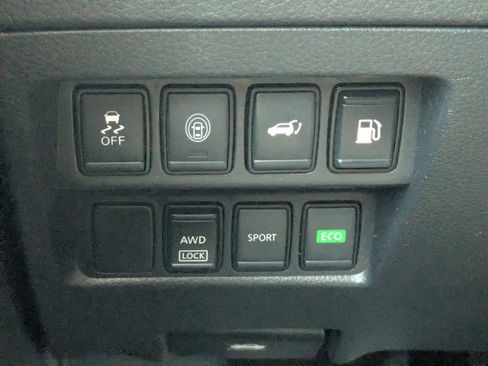 Used 2020 Nissan Rogue SV image 21