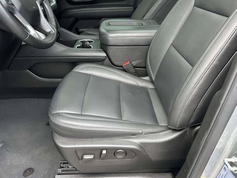 Used 2023 Chevrolet Tahoe Z71 w/ Luxury Package AWD/4WD image 18
