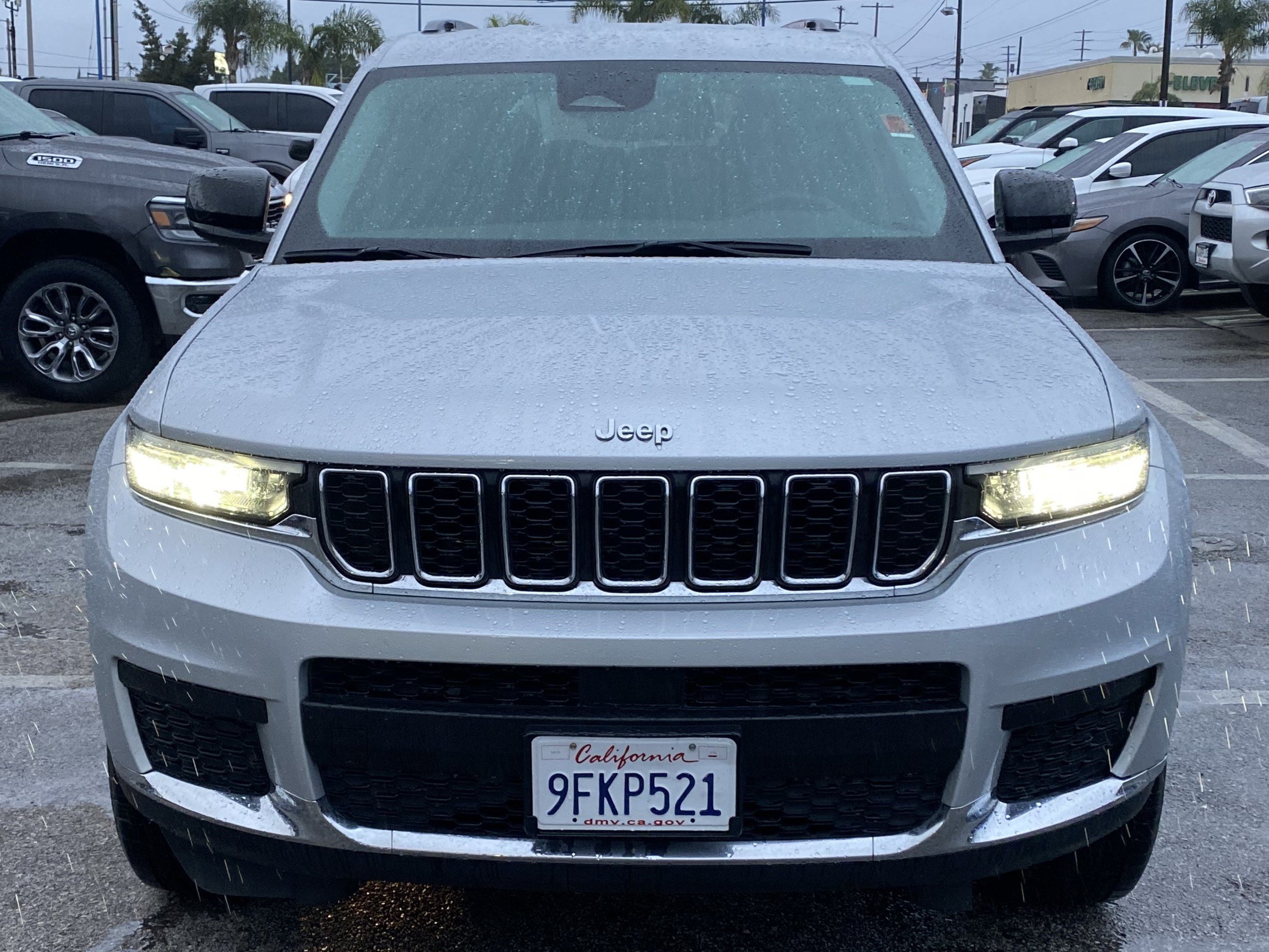 Used 2023 Jeep Grand Cherokee L Laredo RWD image 3