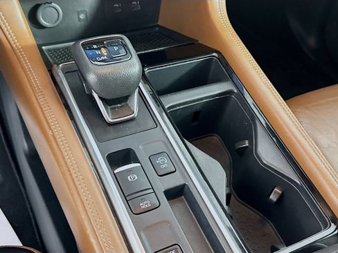 Used 2023 Nissan Pathfinder Platinum FWD image 17