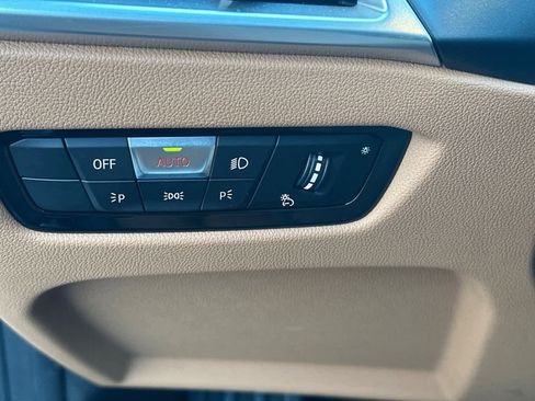 Used 2025 BMW i4 eDrive40 w/ Premium Package image 31