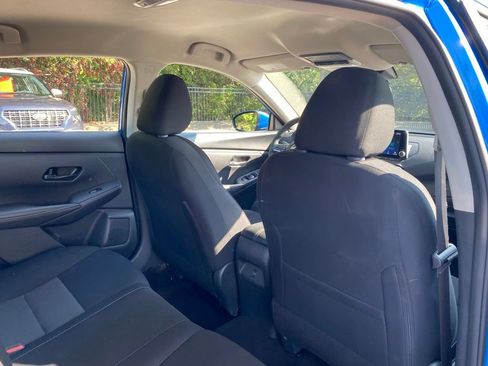 Used 2025 Nissan Sentra SV FWD image 33