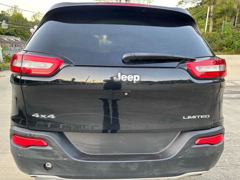 Used 2018 Jeep Cherokee Limited image 8