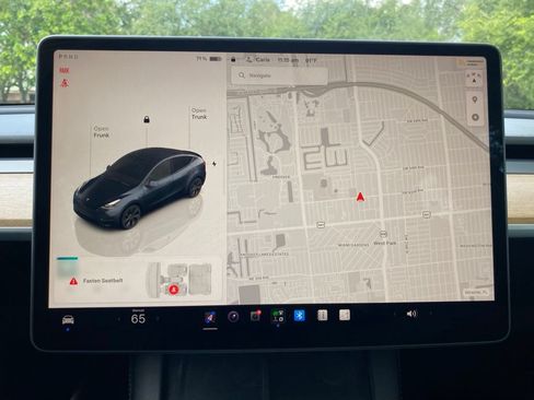 Used 2025 Tesla Model Y Long Range RWD image 26