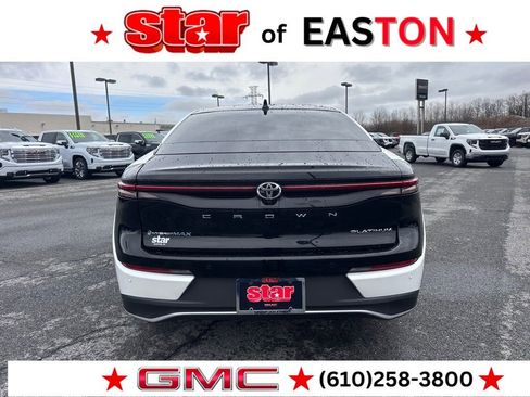 Used 2024 Toyota Crown Platinum image 8