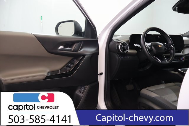 Used 2025 Chevrolet Equinox LT w/ Convenience Package II AWD/4WD image 9