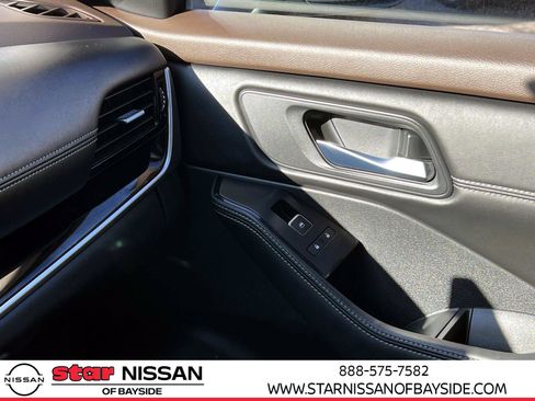 Used 2023 Nissan Rogue SL w/ SL Premium Package image 36