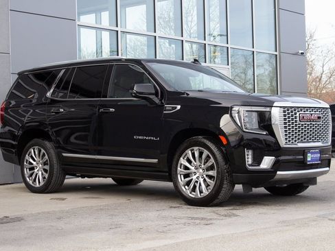 Used 2023 GMC Yukon Denali w/ LPO, Floor Liner Package AWD/4WD image 3