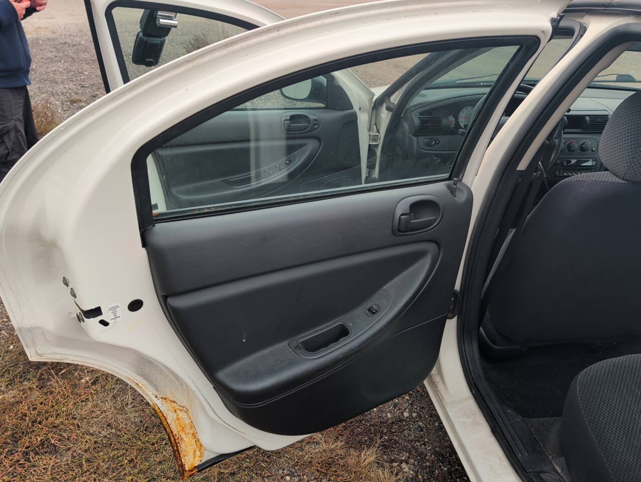 Used 2005 Dodge Stratus SXT FWD image 22
