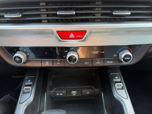 Used 2020 Kia Telluride S w/ S 8 Passenger Seating Package AWD/4WD image 19