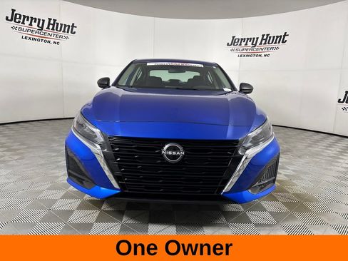 Used 2025 Nissan Altima 2.5 SV AWD/4WD image 3