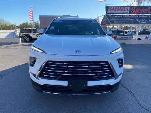 Used 2025 Buick Enclave Preferred image 2