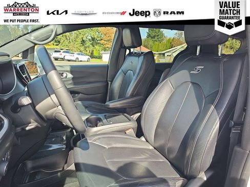 Used 2022 Chrysler Pacifica Touring-L w/ S Appearance Package image 14