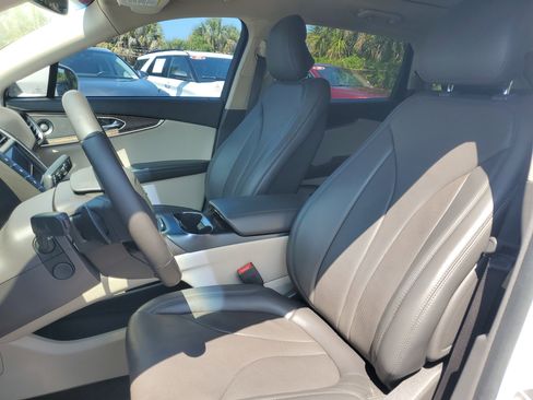 Used 2019 Lincoln Nautilus Reserve FWD image 19