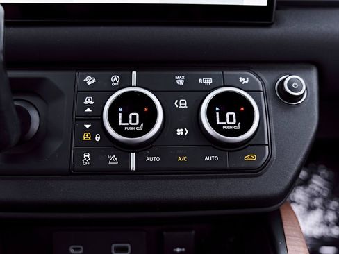Used 2023 Land Rover Defender 110 X AWD/4WD image 76