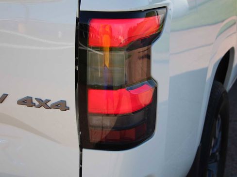 Used 2023 Nissan Frontier SV w/ SV Premium Package AWD/4WD image 11