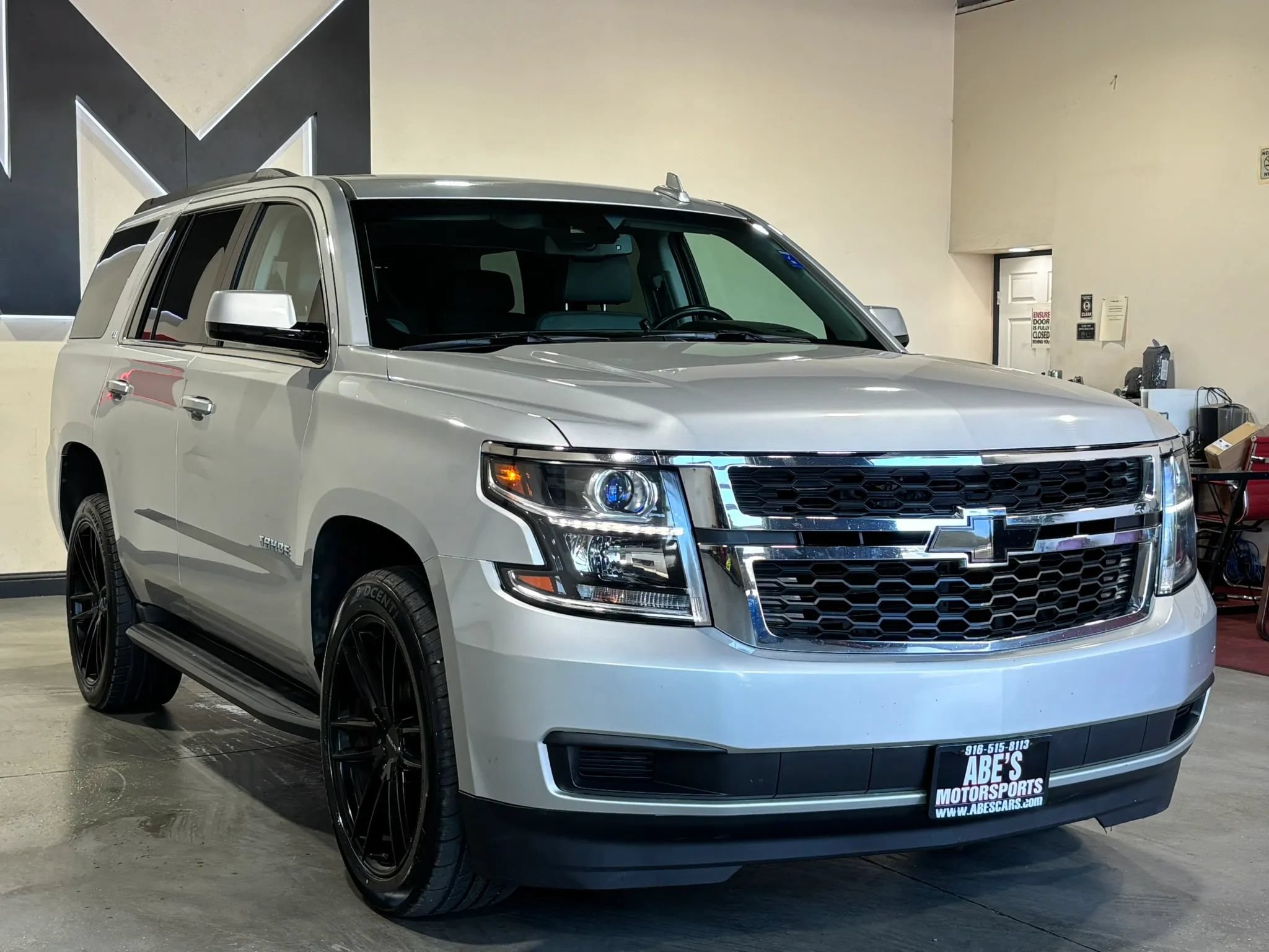 Used 2017 Chevrolet Tahoe LT RWD image 2