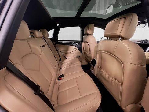 New 2026 Porsche Macan image 29