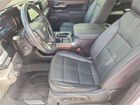 Used 2023 Chevrolet Silverado 1500 High Country w/ Technology Package image 19