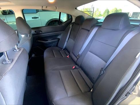 Used 2024 Nissan Altima 2.5 SV w/ SV Premium Package image 21