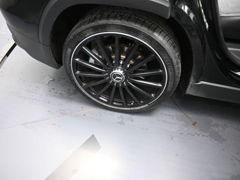 Used 2023 Mercedes-Benz GLB 35 AMG 4MATIC image 21