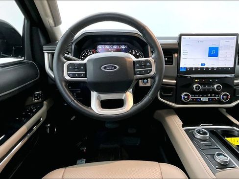 Used 2023 Ford Expedition XLT AWD/4WD image 6