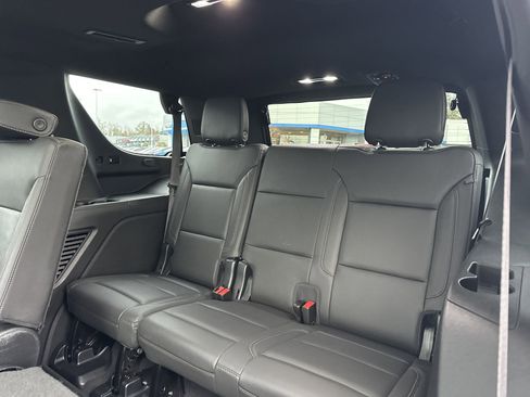 Used 2022 Chevrolet Tahoe Z71 w/ Z71 Off-Road Package image 12