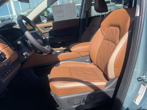 New 2026 Nissan Pathfinder Platinum w/ Cargo Package image 18