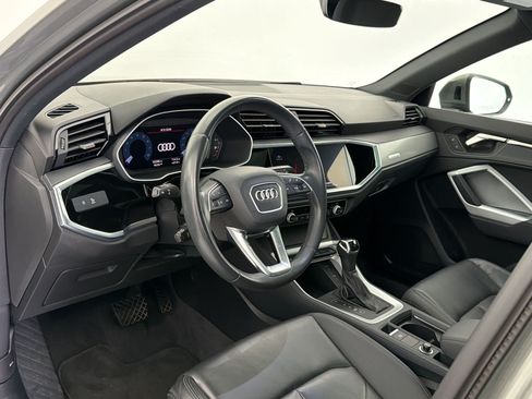 Used 2023 Audi Q3 2.0T Premium w/ Convenience Package AWD/4WD image 4