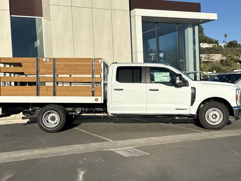 New 2025 Ford F350 XL w/ XL Chrome Package RWD image 2